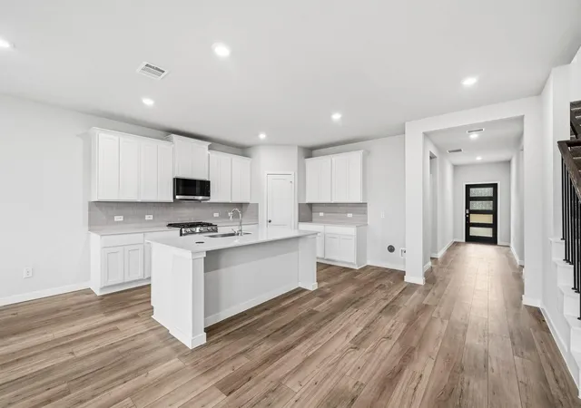 2nd image of 11007 Youngquist Dr, Dayton, TX 77535 | MLS# 52921393