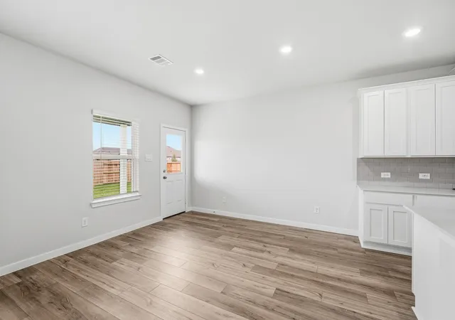 4th image of 11007 Youngquist Dr, Dayton, TX 77535 | MLS# 52921393