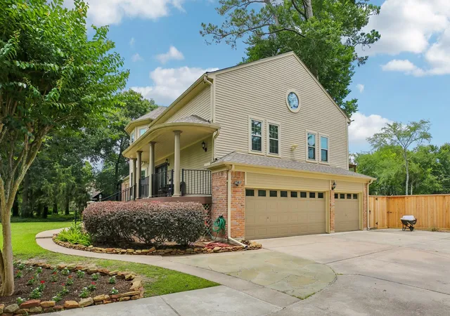 Homes for sale in Friendswood, TX | 302 Charleston St, Friendswood, TX 77546 | MLS# 96772081