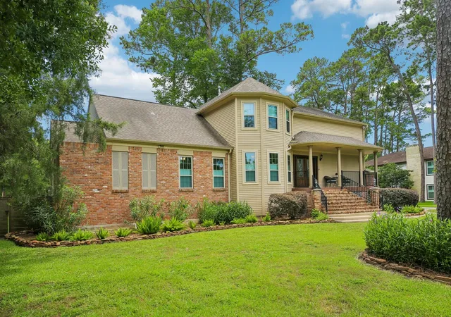 Homes for sale in Friendswood, TX | 302 Charleston St, Friendswood, TX 77546 | MLS# 96772081