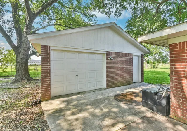 32nd image of 107 Sunset Heights Ave, Dayton, TX 77535 | MLS# 76930176