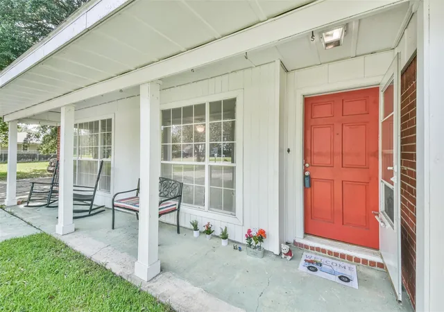 3rd image of 107 Sunset Heights Ave, Dayton, TX 77535 | MLS# 76930176