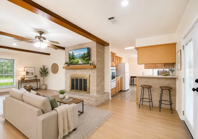 Photo 3 of Sale Pending at 11011 Caribbean Ln, Houston, TX 77089 | MLS# 80183152 | Listing updated on 2026-09-13