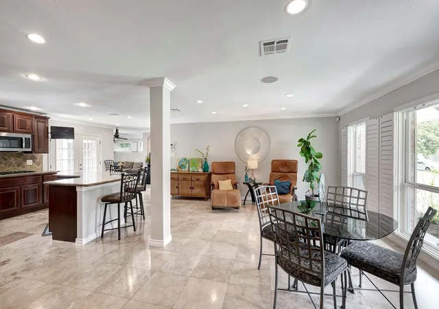 Photo 3 of Single family home for sale at 1111 Clovis Rd, Houston, TX 77008 | MLS# 49218779 | Listing updated on 2026-09-13