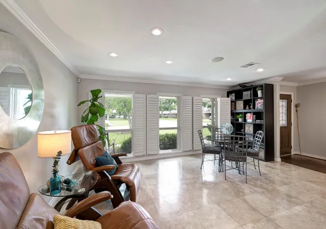 Photo 3 of Single family home for sale at 1111 Clovis Rd, Houston, TX 77008 | MLS# 49218779 | Listing updated on 2026-09-13