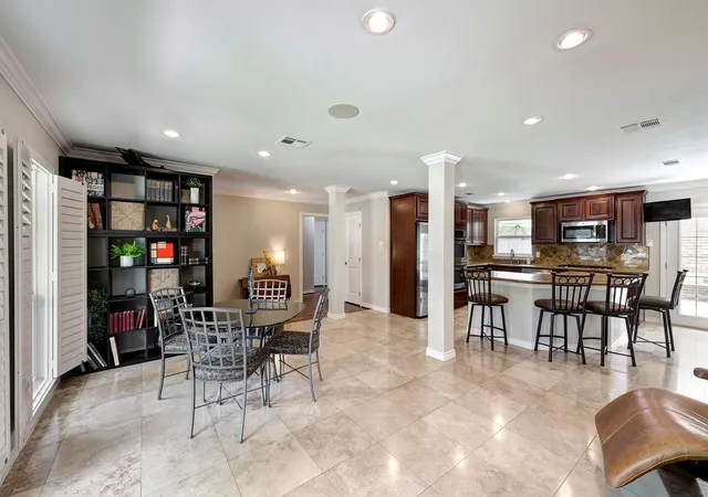 Photo 4 of Single family home for sale at 1111 Clovis Rd, Houston, TX 77008 | MLS# 49218779 | Listing updated on 2026-09-13