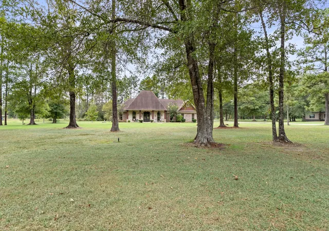 4th image of 141 County Road 889, Buna, TX 77612 | MLS# 93454831