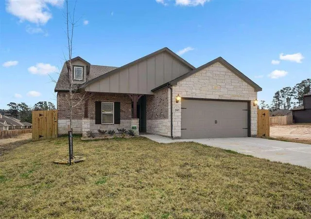 Photo 2 of Single family home for sale at 2507 Cyn Crown Ct, Conroe, TX 77304 | MLS# 24811639 | Listing updated on 2026-08-02