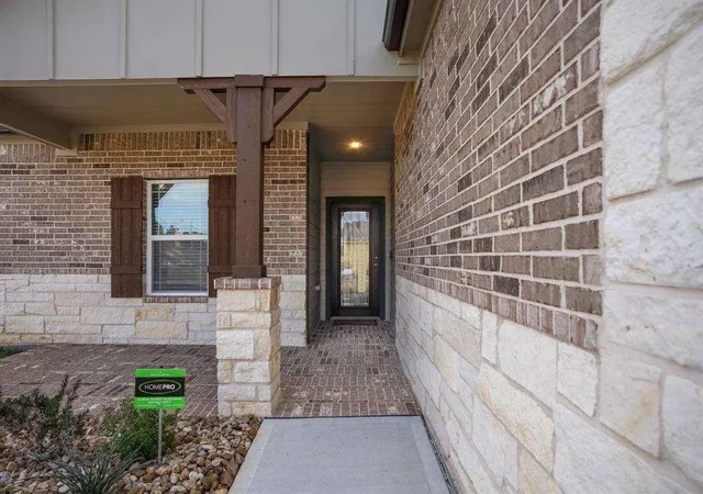 Photo 3 of Single family home for sale at 2507 Cyn Crown Ct, Conroe, TX 77304 | MLS# 24811639 | Listing updated on 2026-08-02