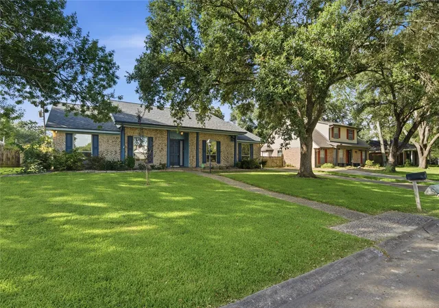 Homes for sale in League City, TX | 1909 Rampart St, League City, TX 77573 | MLS# 9956040