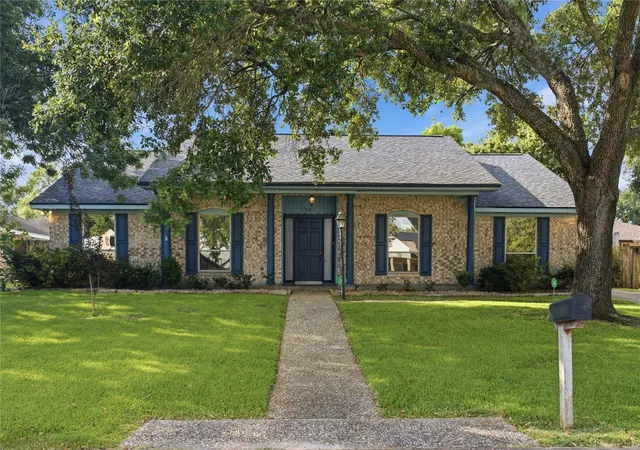 Homes for sale in League City, TX | 1909 Rampart St, League City, TX 77573 | MLS# 9956040