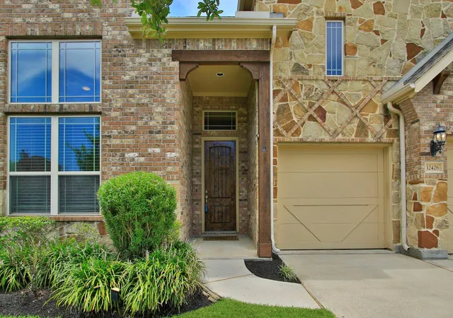 4th image of 12426 Cumberland Dr, La Marque, TX 77568 | MLS# 86600359