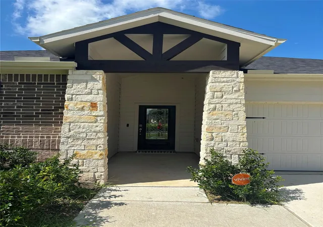 Homes for sale in West Columbia, TX | 411 S Amherst Dr, West Columbia, TX 77486 | MLS# 87663911