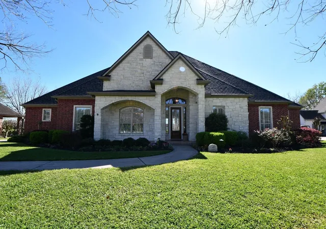 Photo 3 of Single family home for sale at 5427 Weston Dr, Fulshear, TX 77441 | MLS# 6538589 | Listing updated on 2026-09-18