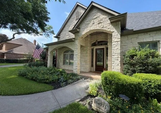 Photo 3 of Single family home for sale at 5427 Weston Dr, Fulshear, TX 77441 | MLS# 6538589 | Listing updated on 2026-09-18