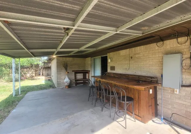 Photo 2 of Single family home for sale at 2709 21st Avenue N, Texas City, TX 77590 | MLS# 92870335 | Listing updated on 2026-08-28