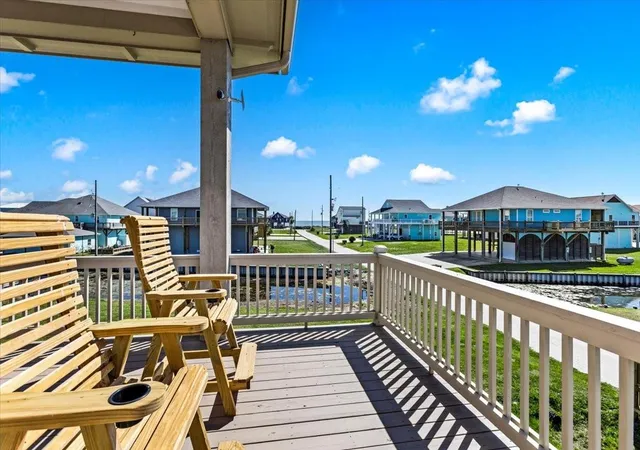 Photo 3 of Single family home for sale at 950 Sue Dr, Port Bolivar, TX 77650 | MLS# 34973707 | Listing updated on 2026-07-23