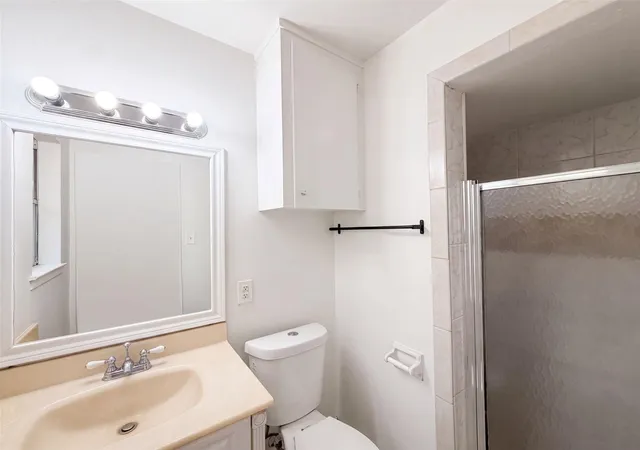 16th image of 9538 Skyline Dr, Houston, TX 77063 | MLS# 36557800