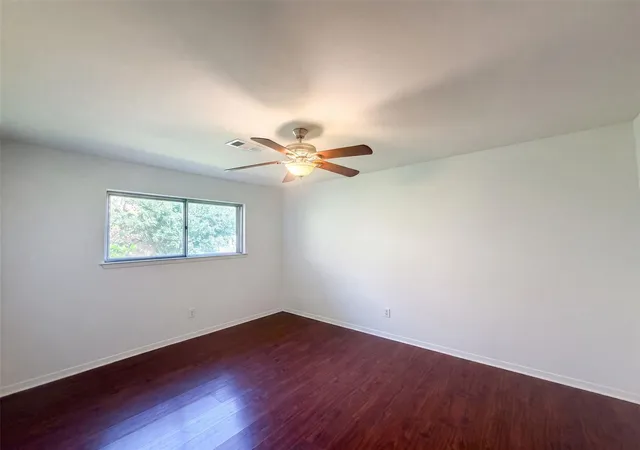 4th image of 9538 Skyline Dr, Houston, TX 77063 | MLS# 36557800
