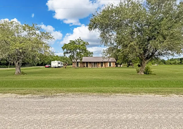 Photo 2 of Single family home for sale at 1576 County Rd 614, Dayton, TX 77535 | MLS# 84233210 | Listing updated on 2026-08-12