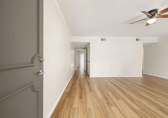 3rd image of 12633 Memorial Dr, Houston, TX 77024