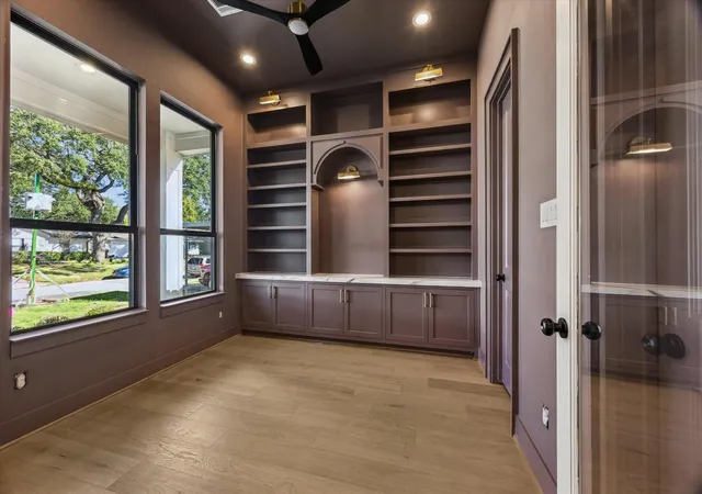 4th image of 1359 Wakefield Dr, Houston, TX 77018 | MLS# 88542335