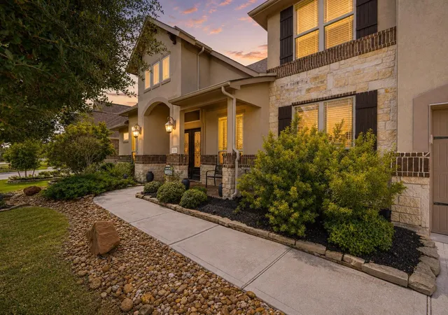 Photo 2 of Single family home for sale at 25319 Driftwood Harbor Ln, Tomball, TX 77375 | MLS# 13270465 | Listing updated on 2026-09-23