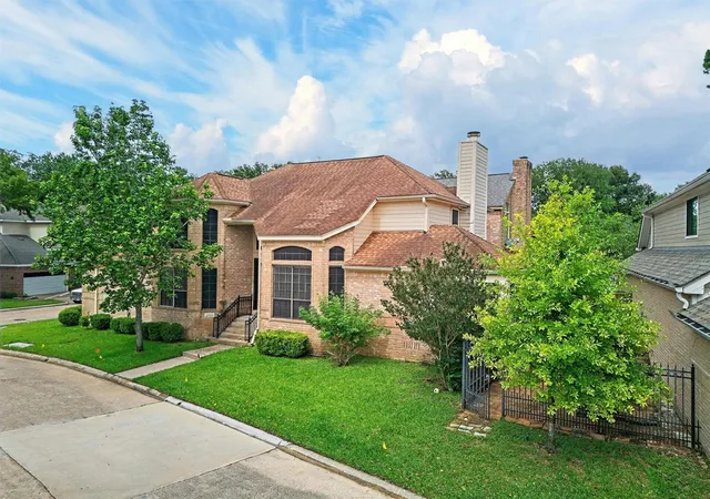 Photo 3 of Single family home for sale at 12929 Kingsbridge Ln, Houston, TX 77077 | MLS# 51987720 | Listing updated on 2026-08-30