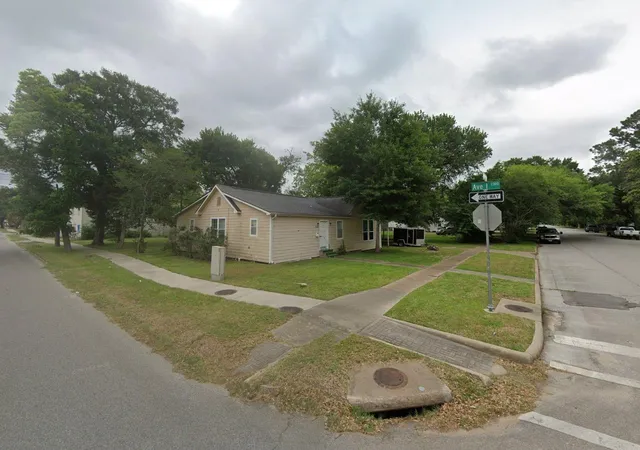 Photo 2 of Single family home for sale at 1101 6th St, Rosenberg, TX 77471 | MLS# 25909950 | Listing updated on 2026-08-25