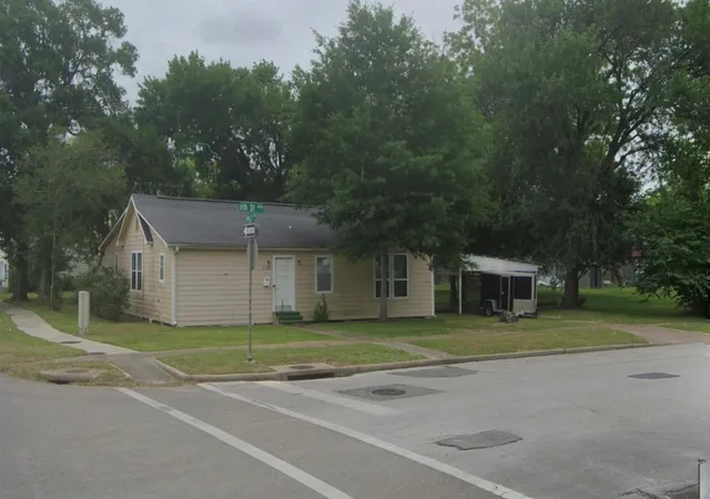 Photo 4 of Single family home for sale at 1101 6Th St, Rosenberg, TX 77471 | MLS# 25909950 | Listing updated on 2026-08-25