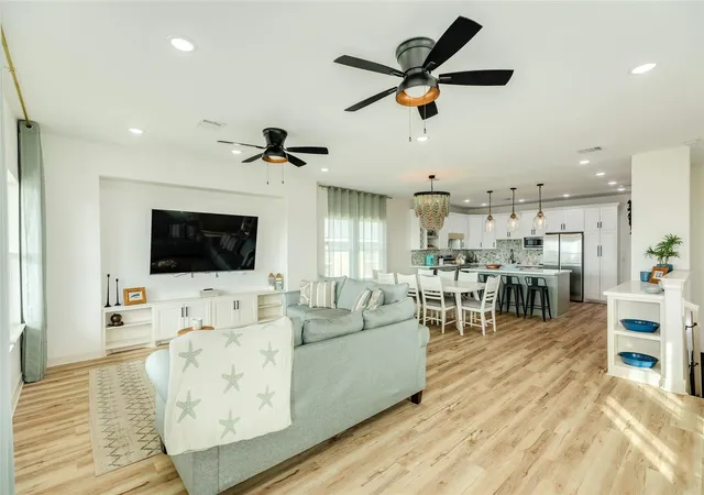 4th image of 312 Seabean St, Freeport, TX 77541 | MLS# 68122377