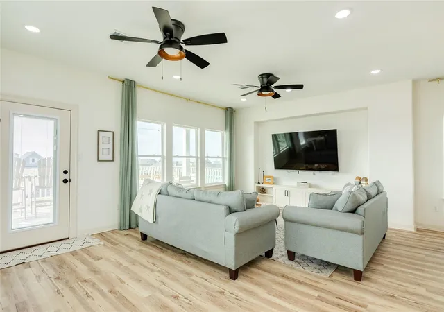 5th image of 312 Seabean St, Freeport, TX 77541 | MLS# 68122377