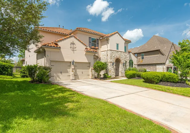 2nd image of 19 Brittany Rose Pl, Tomball, TX 77375 | MLS# 2334099