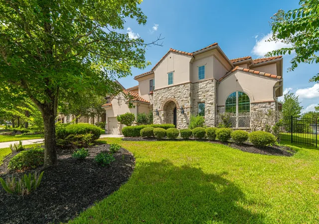 3rd image of 19 Brittany Rose Pl, Tomball, TX 77375 | MLS# 2334099