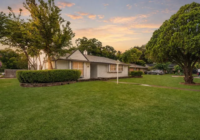 Photo 1 of Single family home for sale at 5747 Fontenelle Dr, Houston, TX 77035 | MLS# 11630445 | Listing updated on 2026-08-20