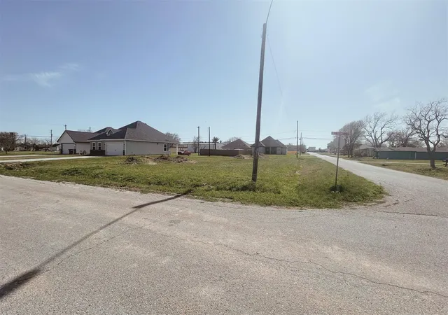 Homes for sale in Freeport, TX | 101 S Avenue C, Freeport, TX 77541 | MLS# 27110981
