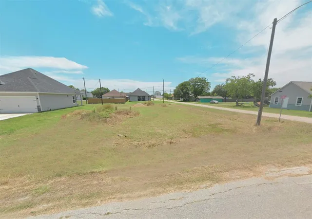 Homes for sale in Freeport, TX | 101 S Avenue C, Freeport, TX 77541 | MLS# 27110981