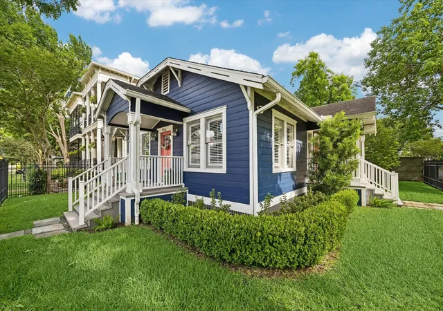 3rd image of 200 E 26Th St, Houston, TX 77008 | MLS# 45985101