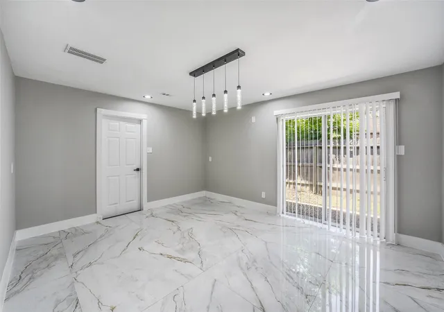4th image of 7834 Vickijohn Dr, Houston, TX 77071 | MLS# 30473252