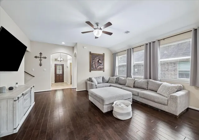 Photo 2 of Single family home for sale at 6723 Hunters Way Ln, Baytown, TX 77521 | MLS# 41816608 | Listing updated on 2026-08-15