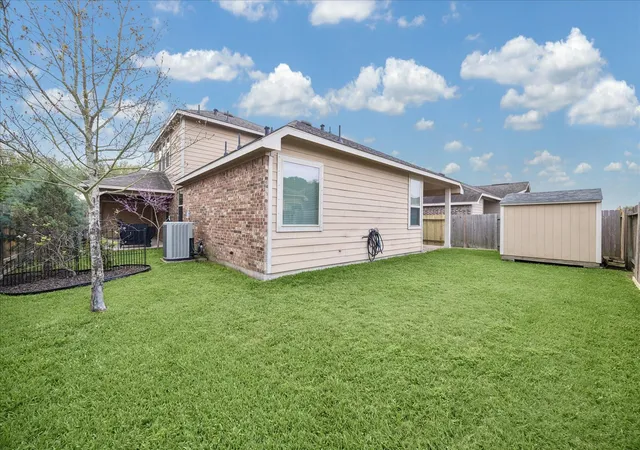 Photo 4 of Single family home for sale at 6723 Hunters Way Ln, Baytown, TX 77521 | MLS# 41816608 | Listing updated on 2026-08-15