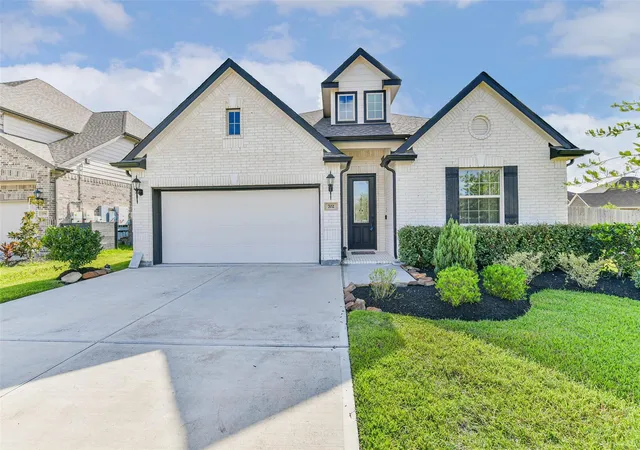 1st image of 702 Campbell Dr, League City, TX 77573 | MLS# 3063720