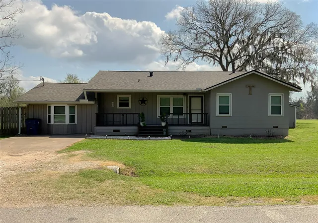 Homes for sale in West Columbia, TX | 751 County Road 703, West Columbia, TX 77486 | MLS# 50697975