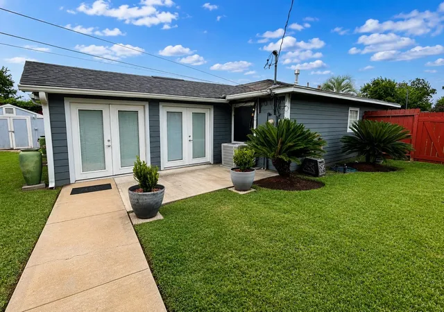 3rd image of 10614 Sorsby Wy, Houston, TX 77047 | MLS# 67944284