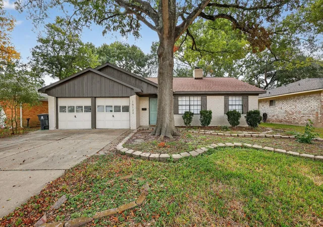 1st image of 16122 Rill Ln, Houston, TX 77062 | MLS# 44576602