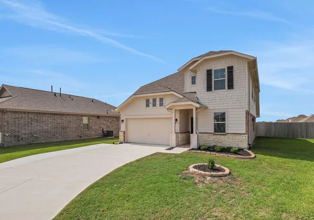 Photo 2 of Single family home for sale at 14743 Sweet Water Dr, Mont Belvieu, TX 77523 | MLS# 3953058 | Listing updated on 2026-05-03