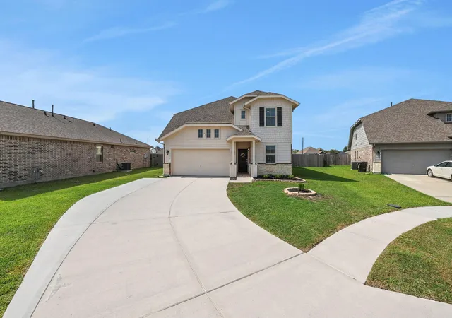 Photo 3 of Single family home for sale at 14743 Sweet Water Dr, Mont Belvieu, TX 77523 | MLS# 3953058 | Listing updated on 2026-05-03