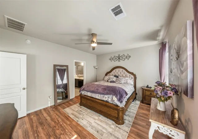 Photo 4 of Single family home for sale at 15439 Aberdeen Wood Dr, Humble, TX 77346 | MLS# 11882672 | Listing updated on 2026-09-11