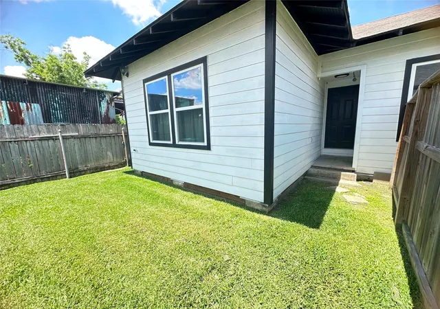 17th image of 6706 Avenue C, Houston, TX 77011 | MLS# 15558463