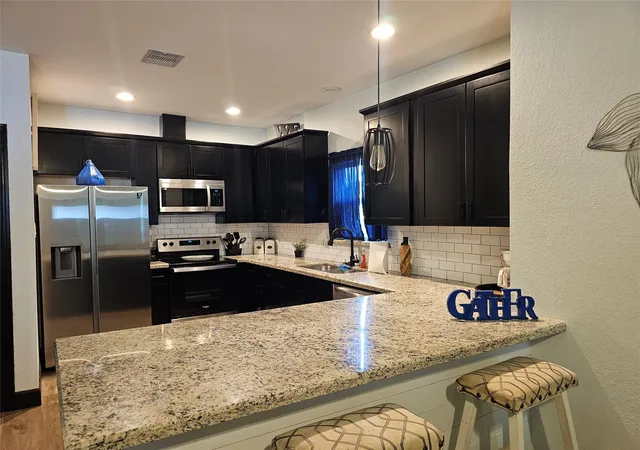 2nd image of 6706 Avenue C, Houston, TX 77011 | MLS# 15558463